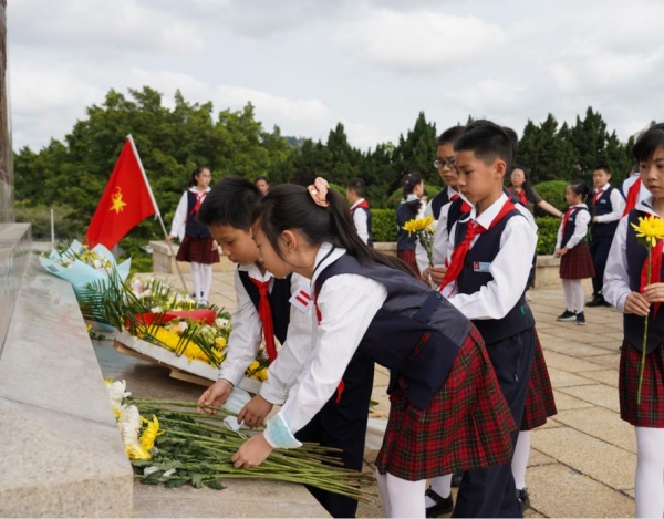 清明節(jié)，南山學(xué)子追思英烈，弘揚民族精神